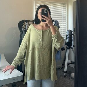 Urban Outfitters flowy green top💚